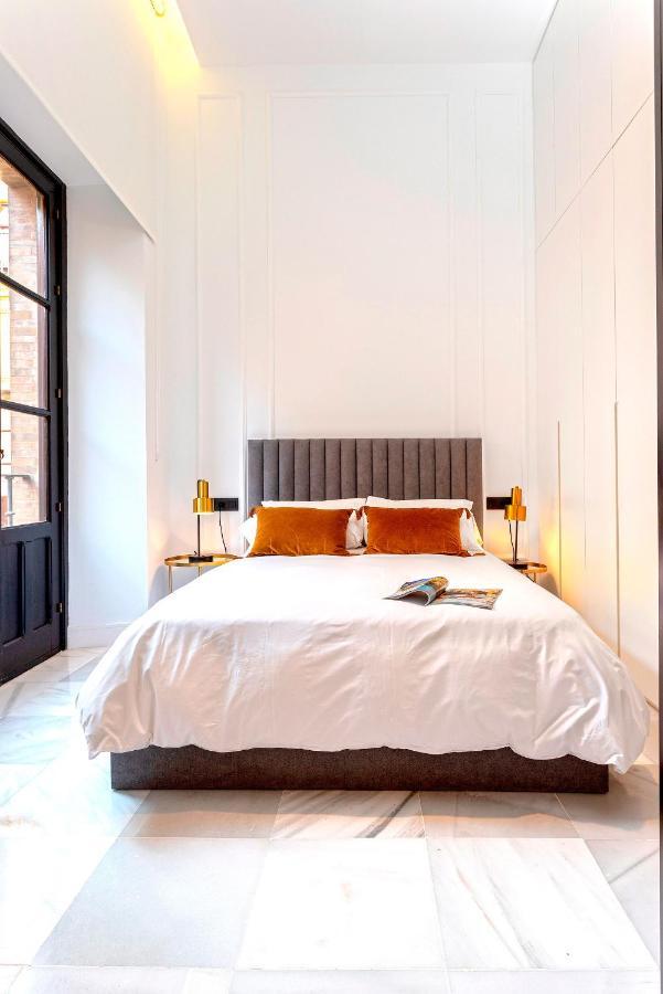 Genteel Home Giralda เซบีญา ภายนอก รูปภาพ