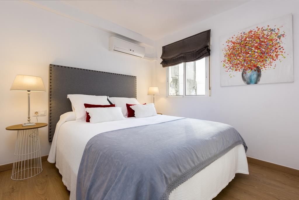 Genteel Home Giralda เซบีญา ภายนอก รูปภาพ